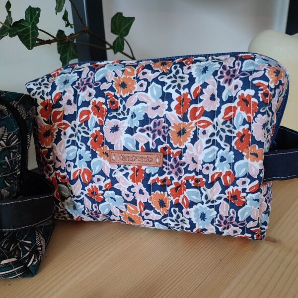 Trousse de toilette matelassée